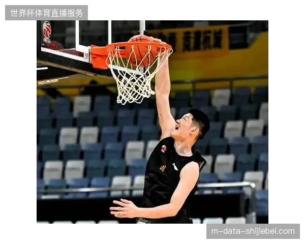 上海男篮总决赛G5掌控节奏,全队用28次助攻与43个篮板击溃广厦防线 上海男篮总决赛G5掌控节奏,全队用28次助攻与43个篮板击溃广厦防线